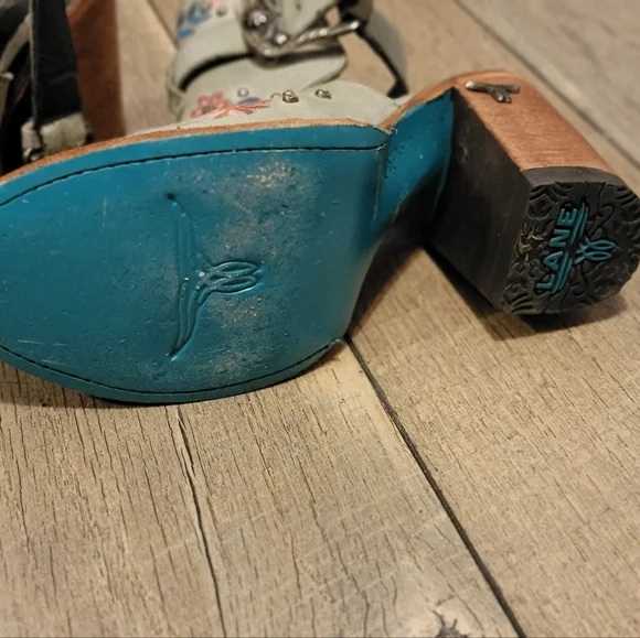 Lane Booties - Picture 2 of 3